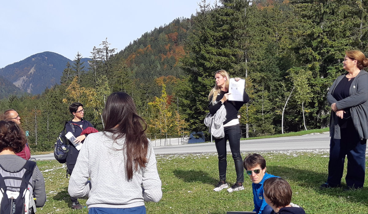 Udeleženci alpske šole na travi v Planici